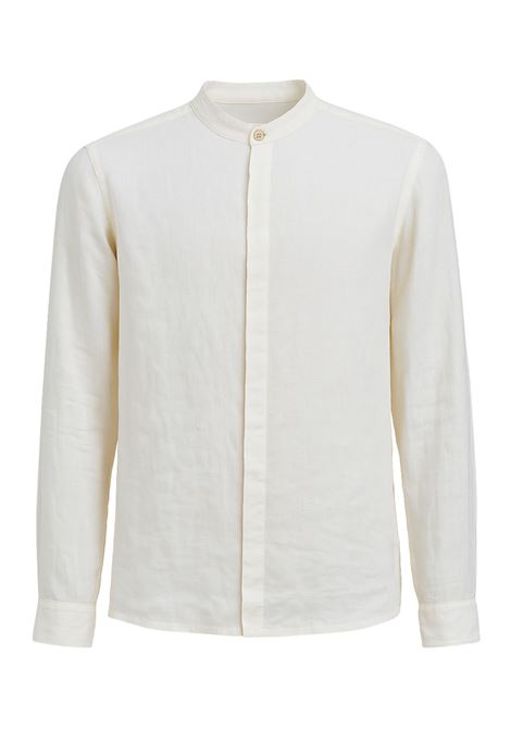 Alpha Studio's AU-1461L 1003 milk-colored linen shirt is the perfect combination of minimalist elegance and summer coolness, with a Korean collar and invisible closure. ALPHA STUDIO |  | AU-1461L1003